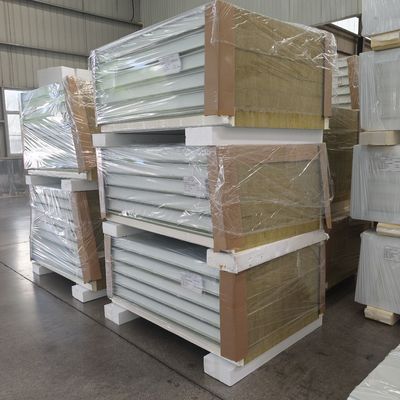 ποιότητας  A-Class PU Foam Sandwich Panels 50mm Thermal Insulation εργοστάσιο