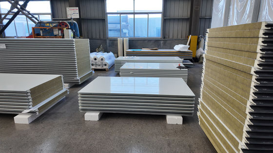 Πάνελ Σάντουιτς PU Υψηλής Αντοχής με Αεροστεγανότητα/Υδατοστεγανότητα και Εξαιρετική Θερμομόνωση
