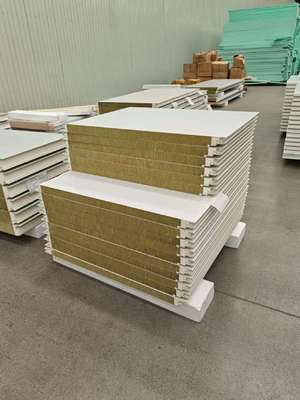 Μεταλλικά Πάνελ Τοίχου Και Πάνελ Σάντουιτς Τέλεια Εφαρμογή Για Εξωτερικά Έργα