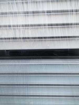 Πίνακα σάντουιτς πολυουρεθάνου με θερμική αγωγιμότητα ≤ 0,020W/m*K, πυρόστακτη κατηγορία Β και προσαρμόσιμο πάχος 50-200 mm