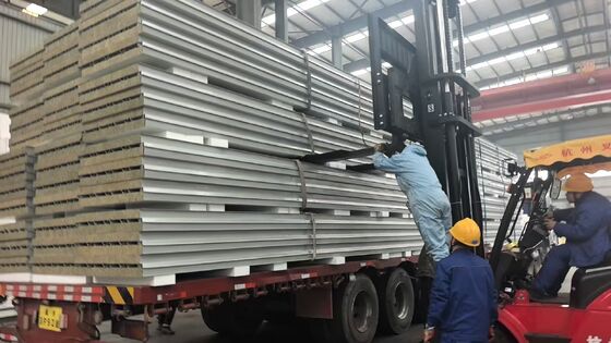 SDP Finish Rockwool Roof Sandwich Panel - Corrosion Resistant Solar Roof Panel for Factories and Warehouses